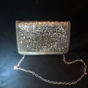 DEENA &  OZZY HAMMERED CROSSBODY BAG